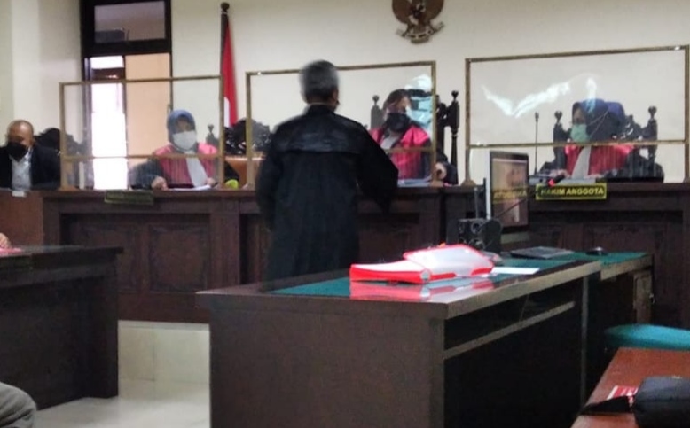 Diduga Mencemarkan Nama Baik Dituntut 2 Bulan