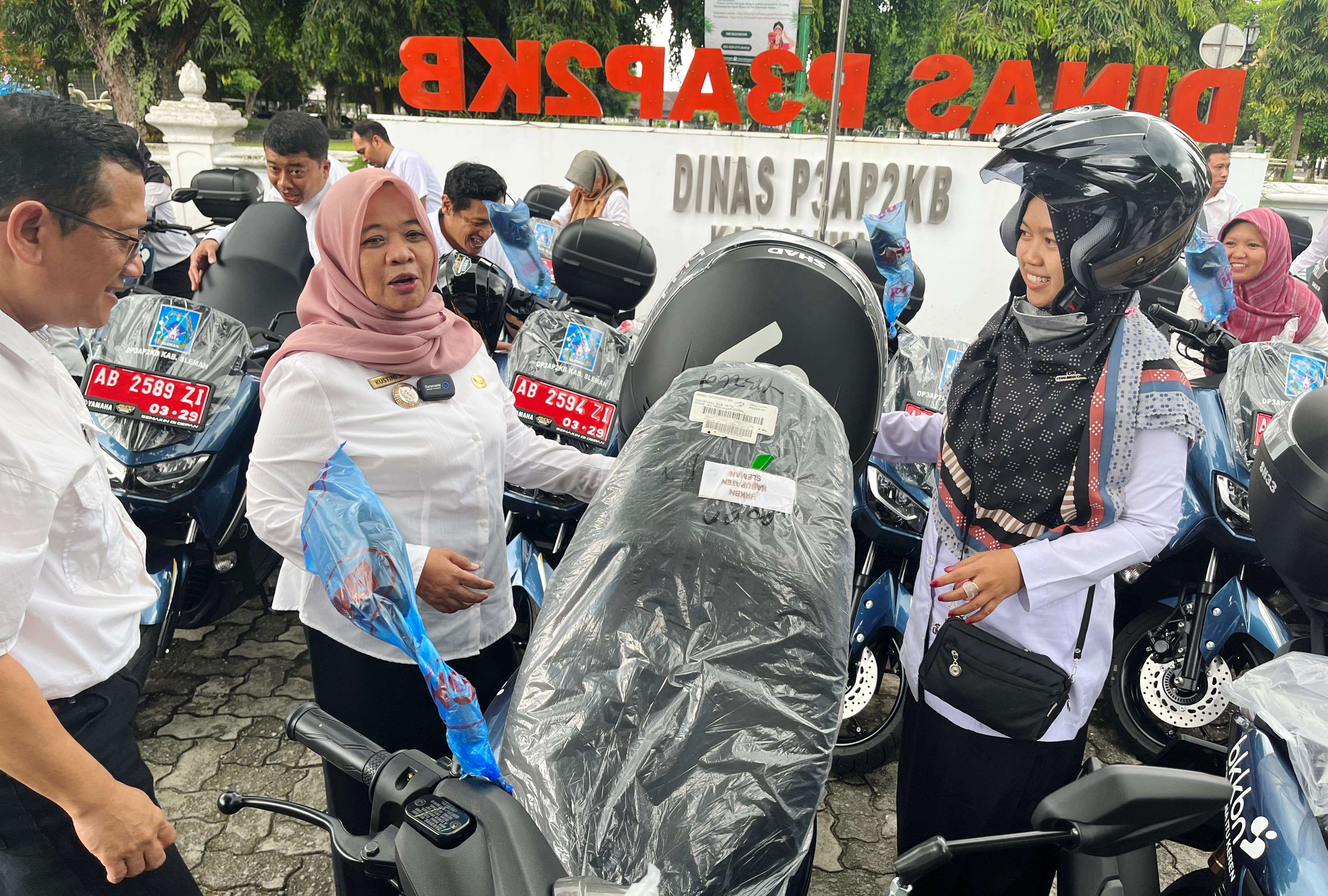 Bupati Sleman Serahkan 20 Unit Kendaraan Operasional PLKB