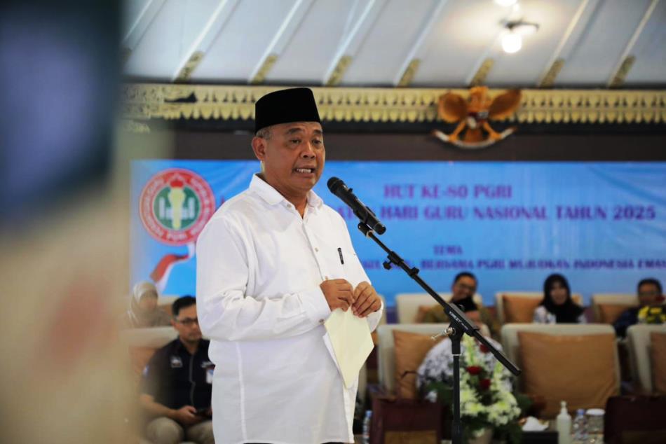 Puncak Hari Guru Nasional dan HUT ke-80 PGRI DIY di Sleman: Bupati Harda Titip Masa Depan Indonesia 