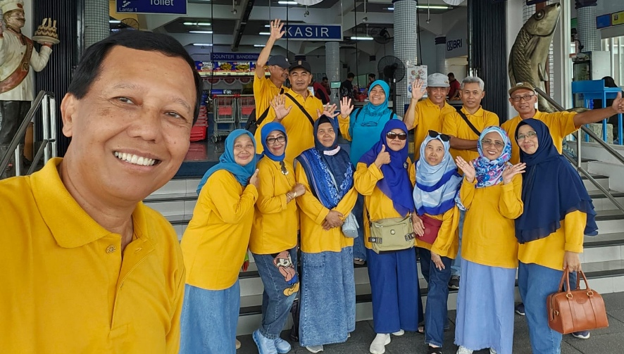 Alumni SMPN 6 Yogyakarta Angkatan 1980 2B 'Dolan Bareng' ke Semarang