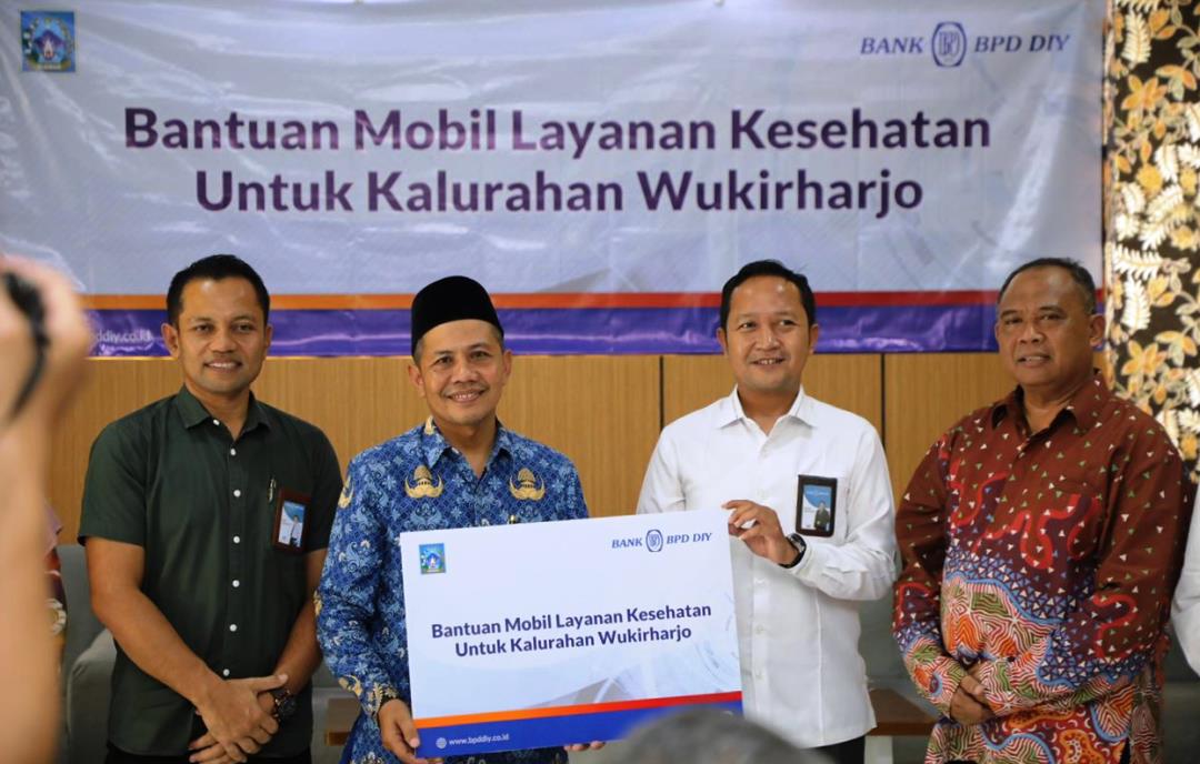 Hadiri Penyerahan Ambulans untuk Wukirharjo, Bupati Sleman Apresiasi Sinergi Layanan Masyarakat