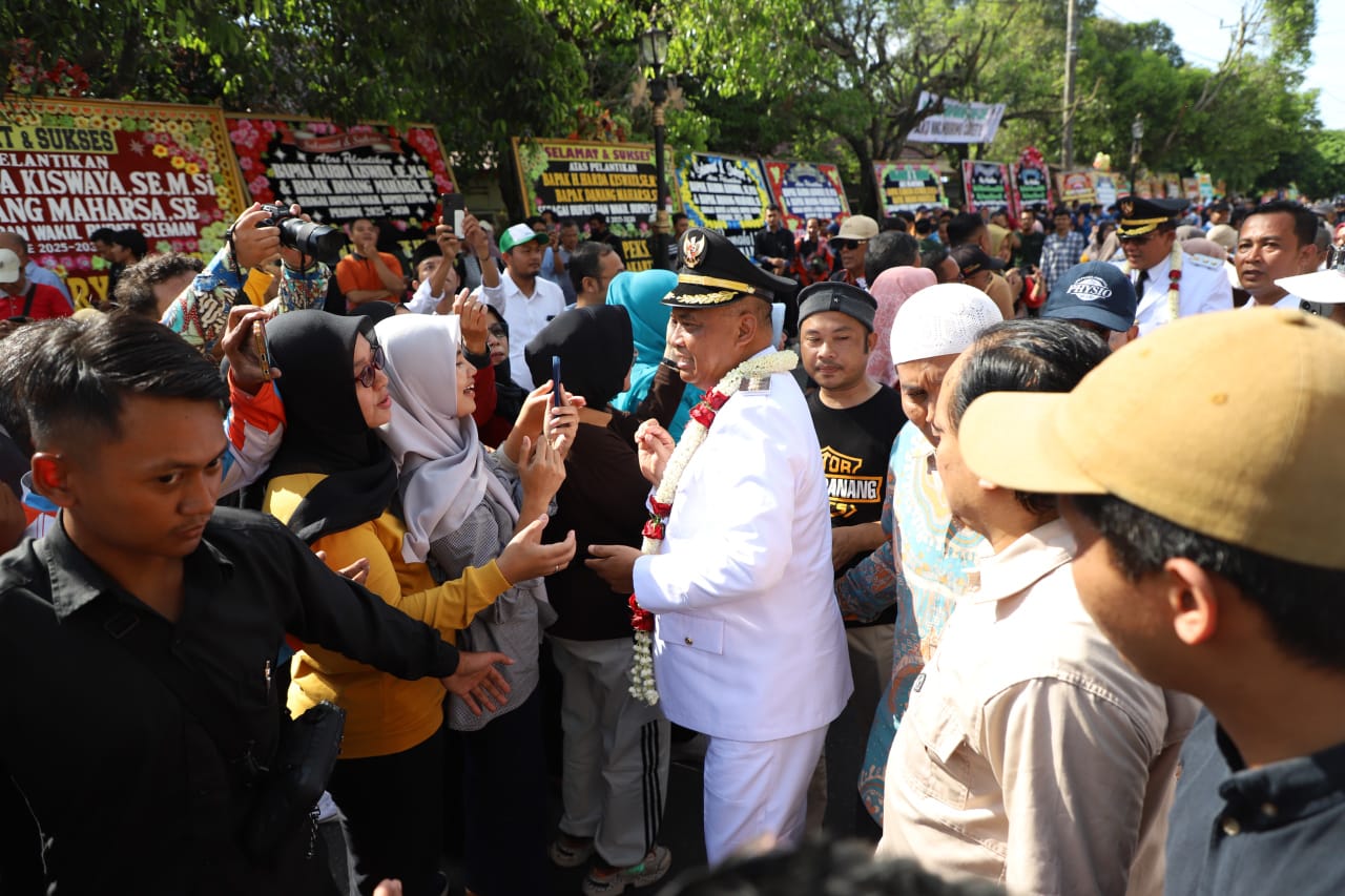 Tiba di Sleman Usai Pelantikan, Harda-Danang Disambut Meriah Ratusan Warga
