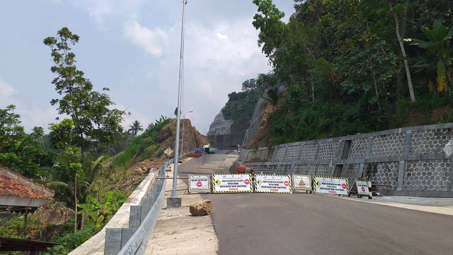 Bangun Jalan Belah Bukit, Ancang-Ancang Pindahkan Pos Retribusi Waduk Sermo