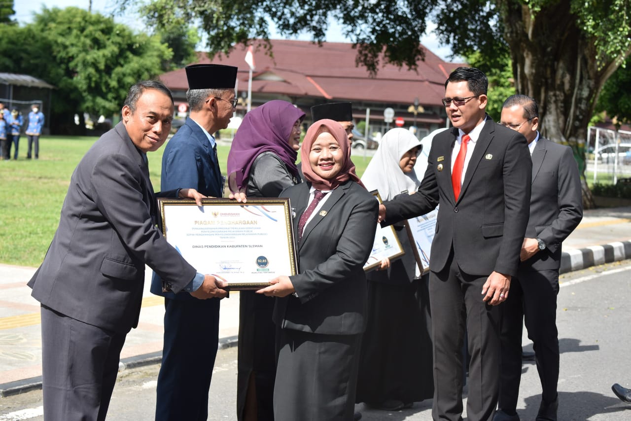 Peringati Hari Bela Negara Ke-76 dan Hari Ibu Ke-96, Pemkab Sleman Raih Penghargaan Ombudsman RI Opi