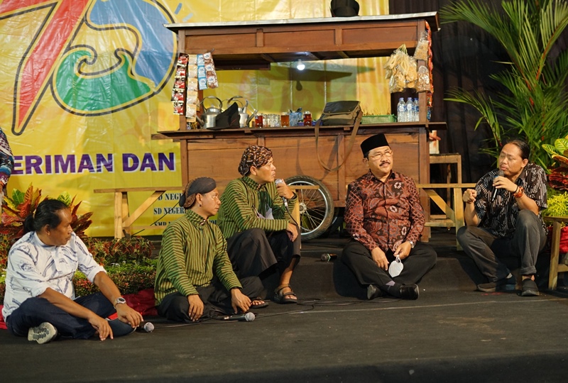 Rakyat Sego Kucing  Tirakatan,  Ngobrol Sejarah Kalurahan Sentolo