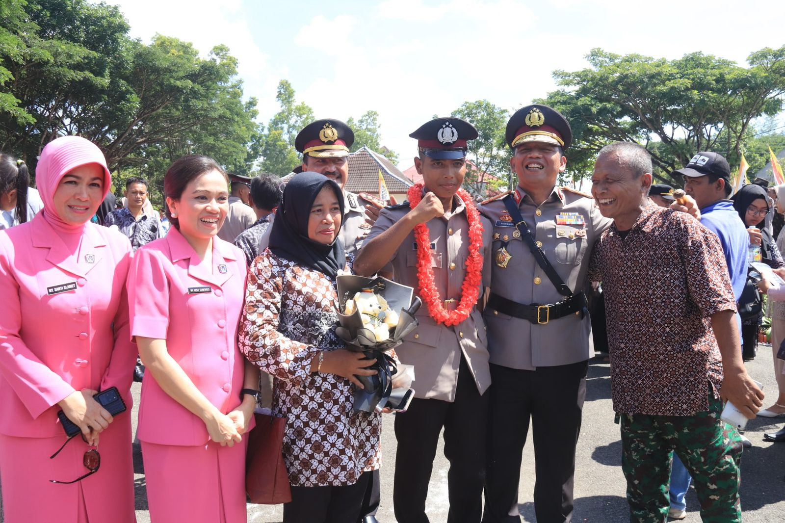 Rangkulan Melindungi, Kapolda DIY Kepada Juru Parkir Orangtua Bripda Bimo