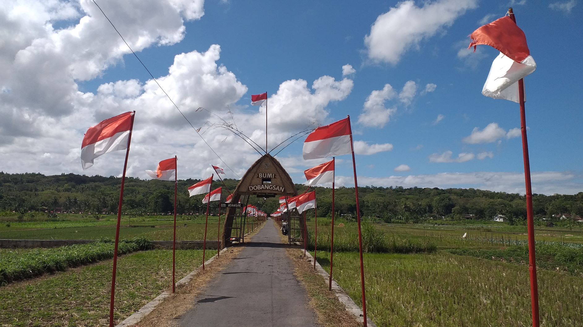 HUT Ke-77 Kemerdekaan RI  Tanpa Semarak Pawai