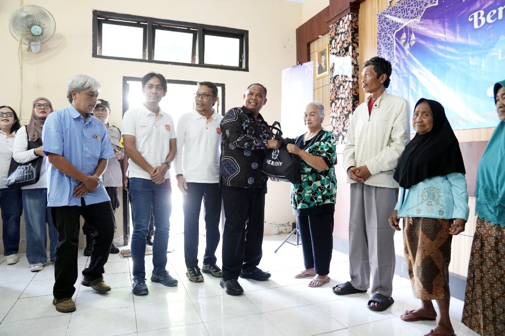 REI DIY Bagikan 1.200 Paket Sembako Ramadan, Bupati Sleman Apresiasi Kepedulian Pengembang