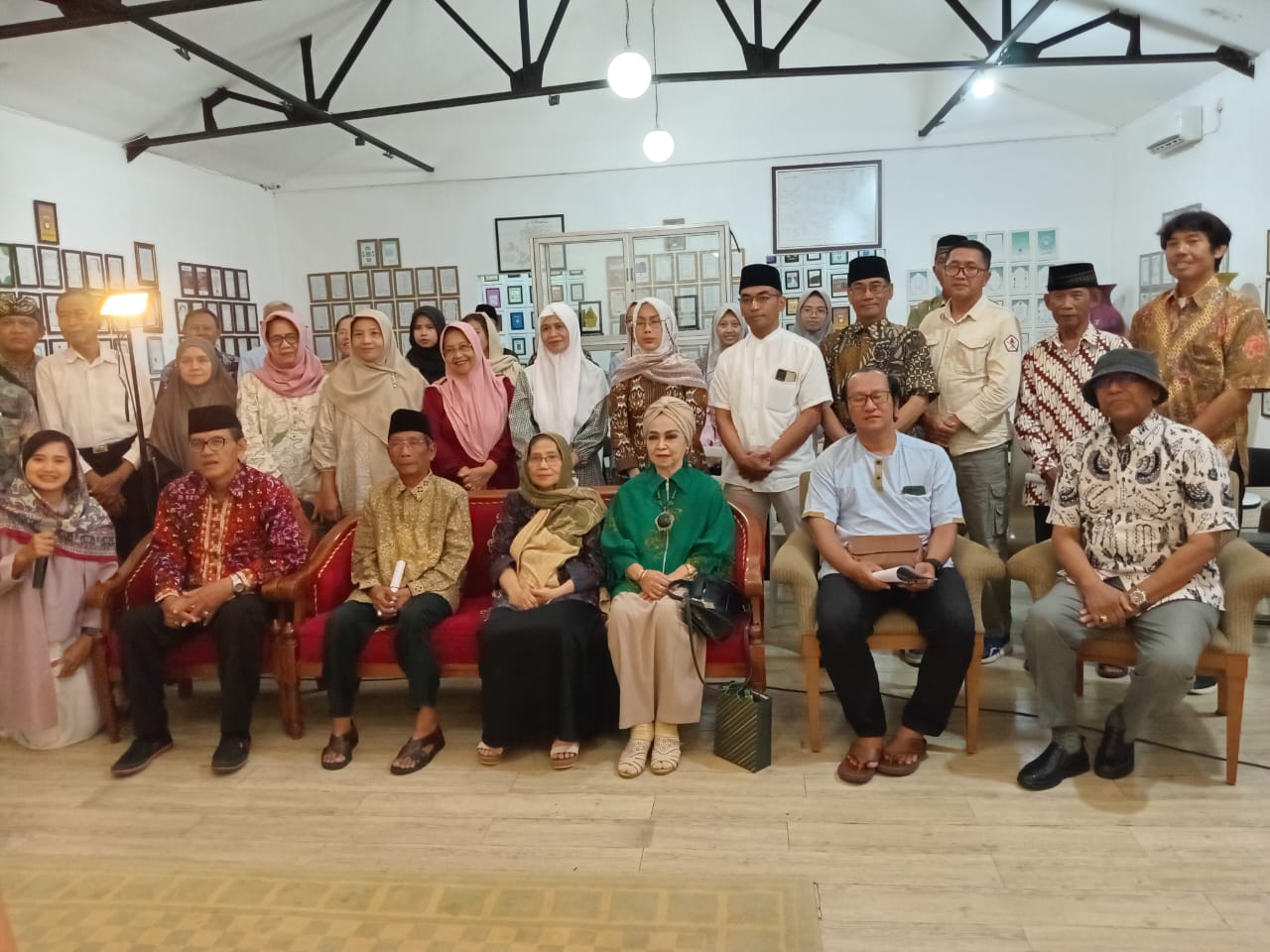 Memahami Hidup dan Kehidupan Manusia Melalui Serat Holistik kehidupan 