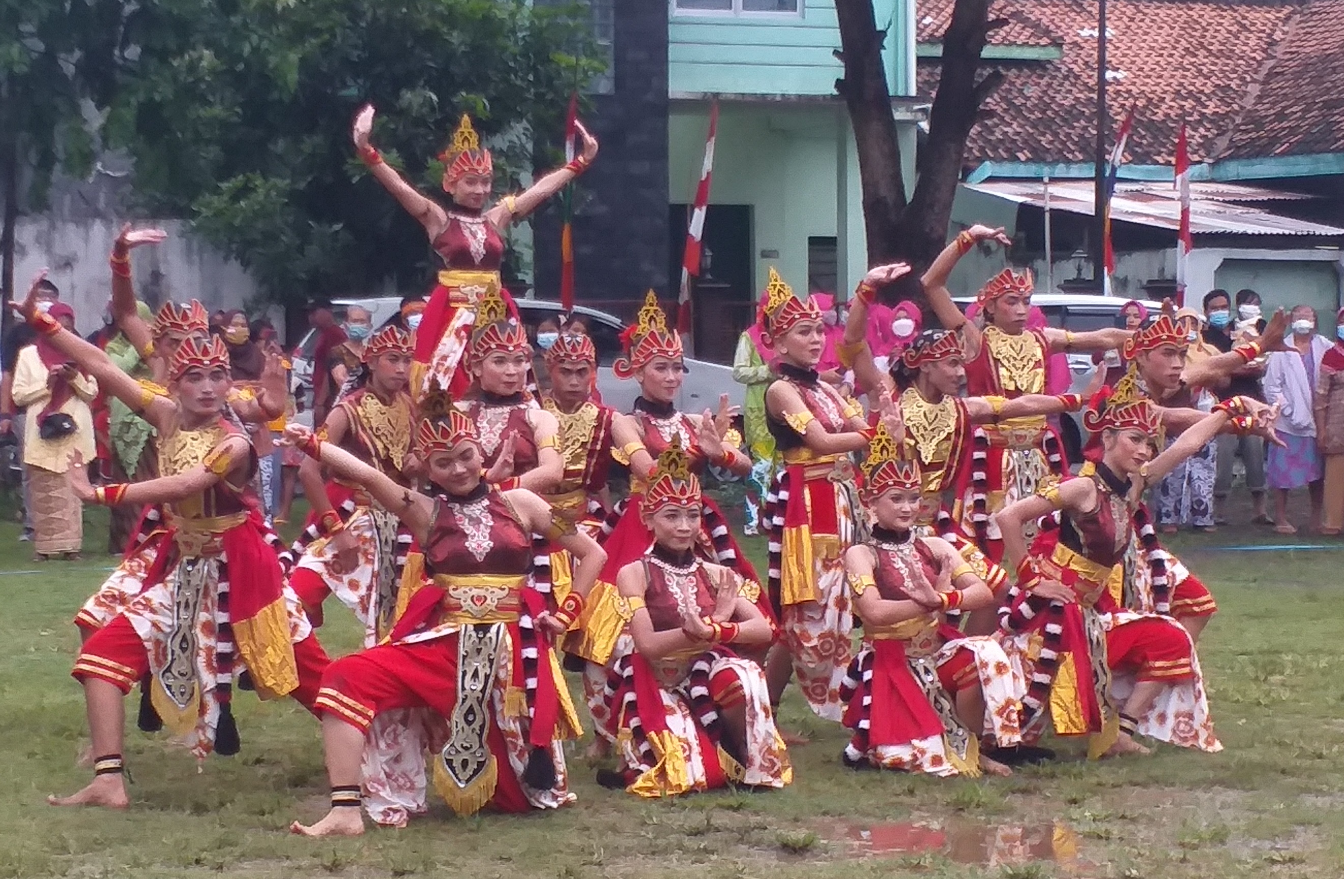 Hujan Jadi Anugerah Peringati Upacara Blengketan Kalibondol – Sentolo ke -75 