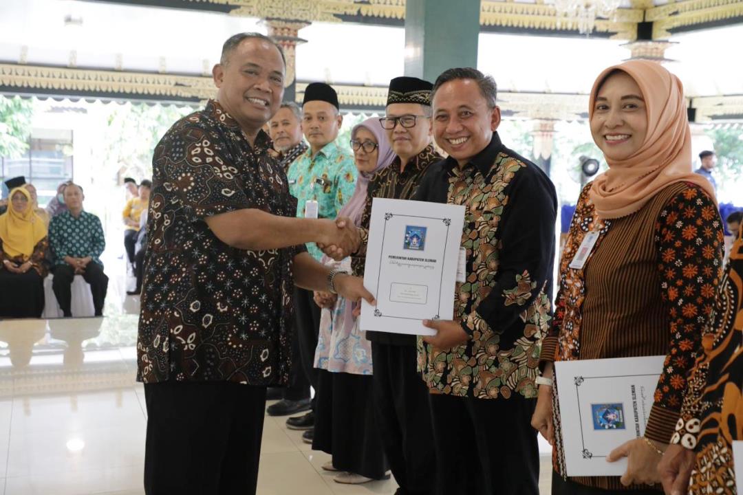 Bupati Sleman Serahkan 268 SK Pensiun: Harap Purna Tugas Tetap Produktif di Masyarakat