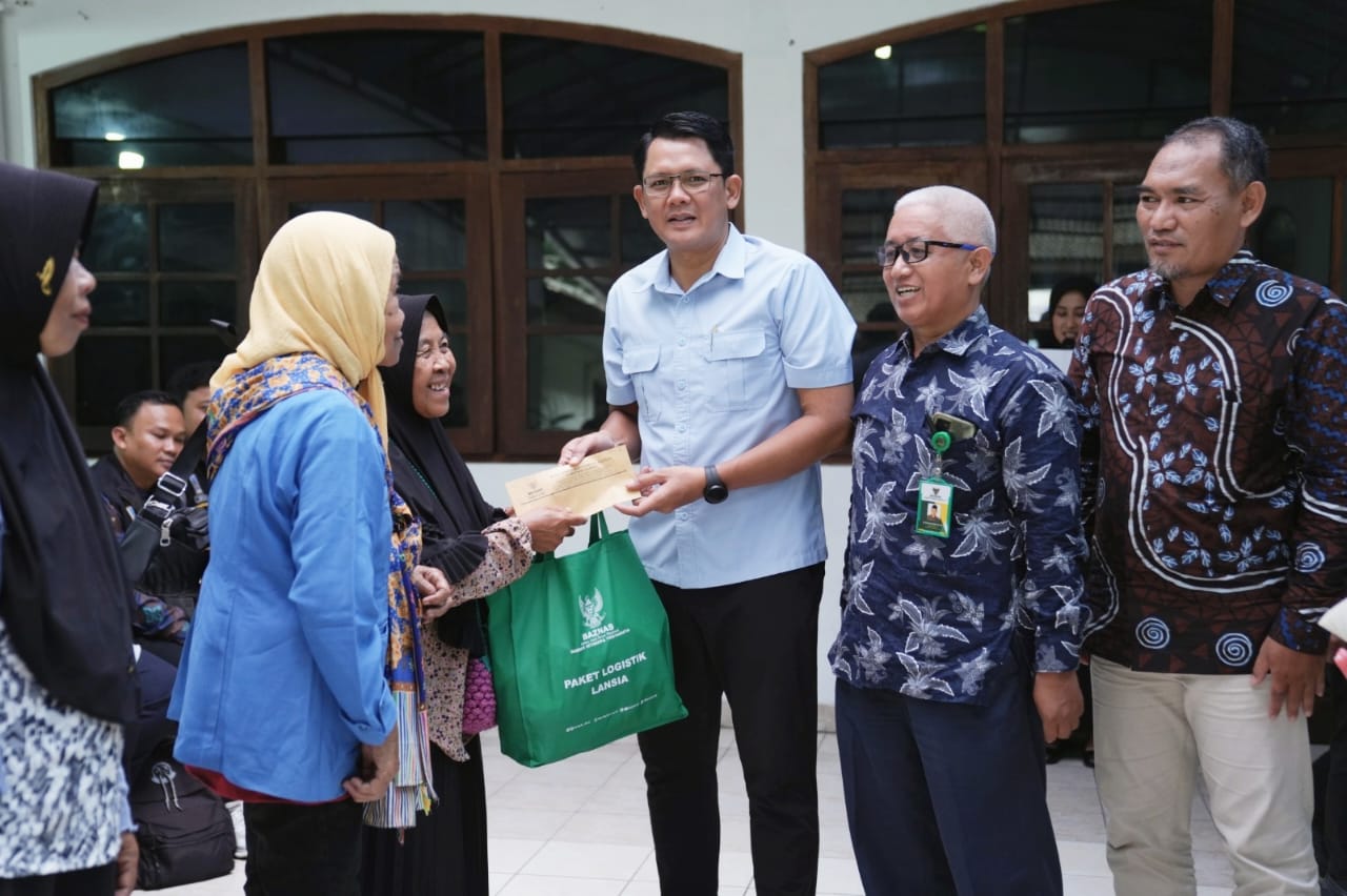 Pemkab Sleman Komitmen Tingkatkan Kesejahteraan Masyarakat, Salurkan Bantuan untuk Lansia