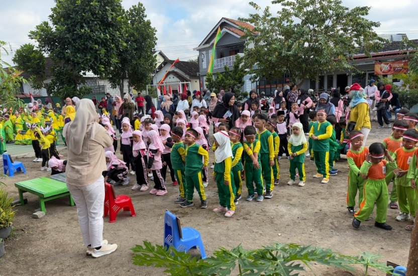 Dongeng Perjuangan Merdeka Warnai Gebyar PAUD Gugus 17 Condongcatur