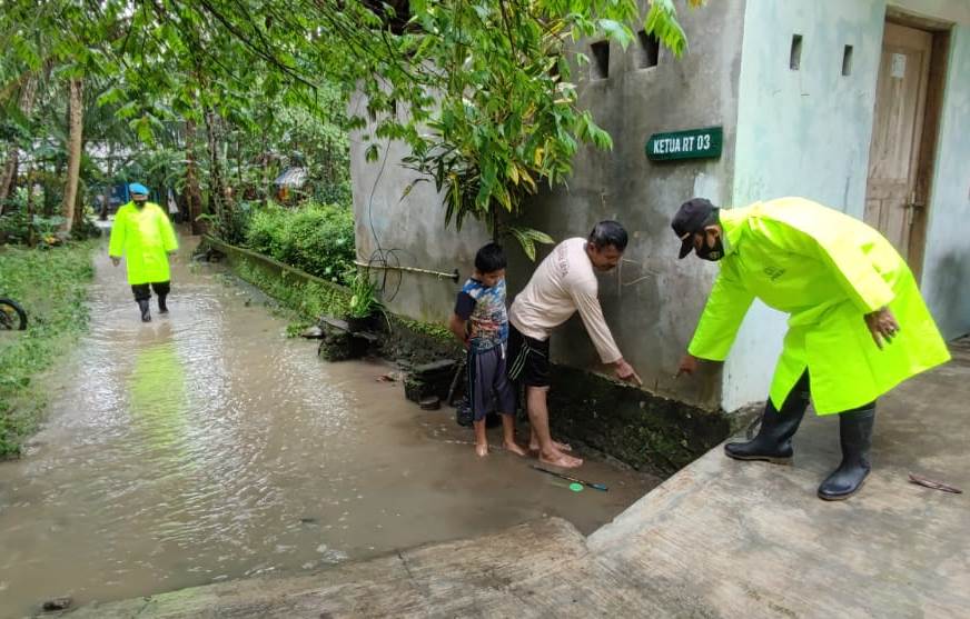 Banjir Sungai Puton Rendam Pekarangan dan Rumah Lima Pedukuhan 