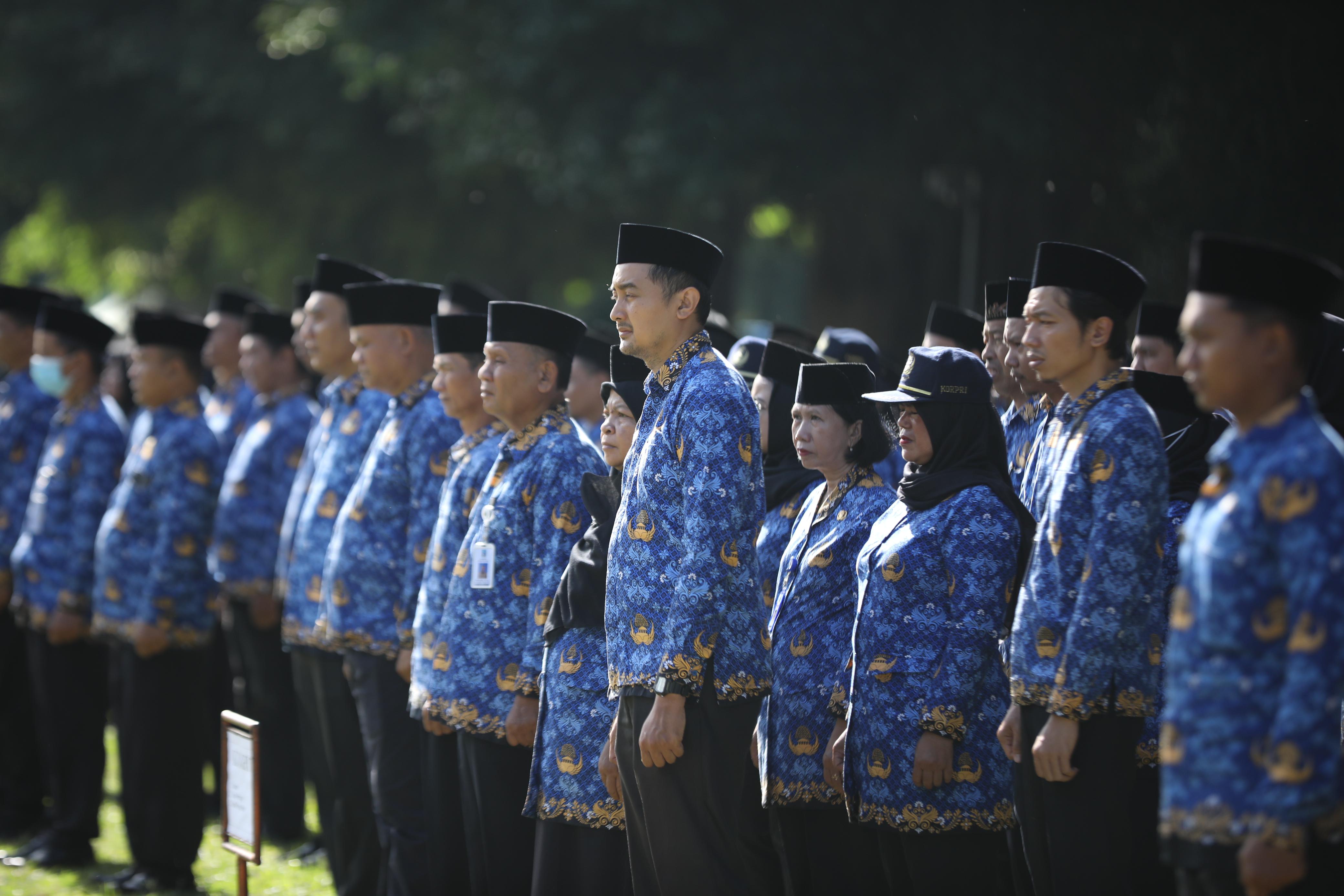 Upacara Bendera Rutin 17 Januari, Wakil Bupati Tekankan Profesionalisme ASN